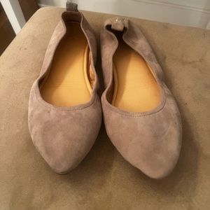 Greg/Nude Suede Yosi Samra Foldable Flats